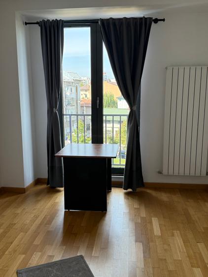 Apartament cu 3 camere decomandat în Foișorul de Foc