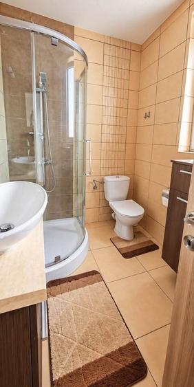 Casă cu 4 camere cu Canalizare în Central