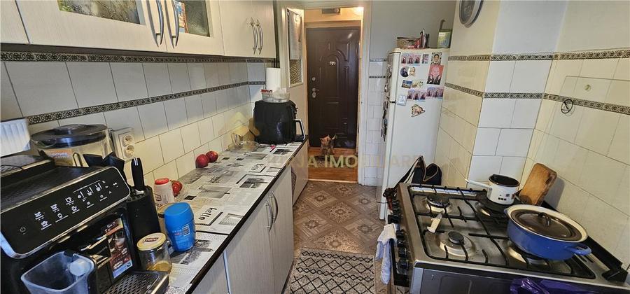 Apartament cu 4 camere semidecomandat, mobilat în Mănăștur