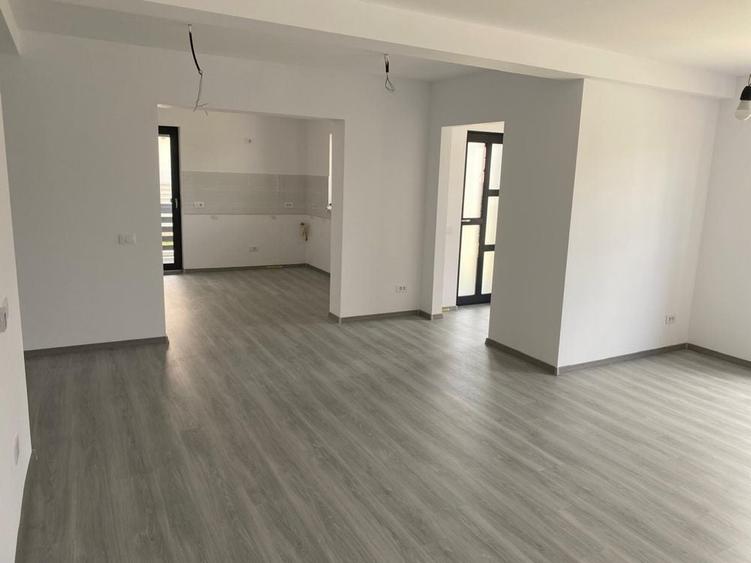 Casă cu 3 camere în Hemeiuș