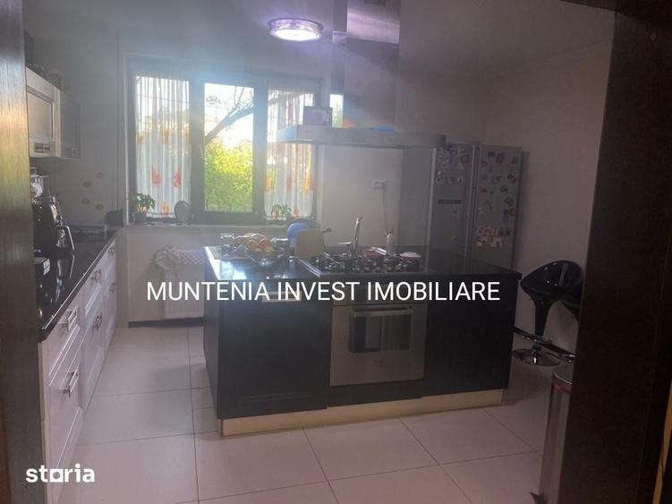 Casă cu 5 camere cu Teren 397 Mp în Central