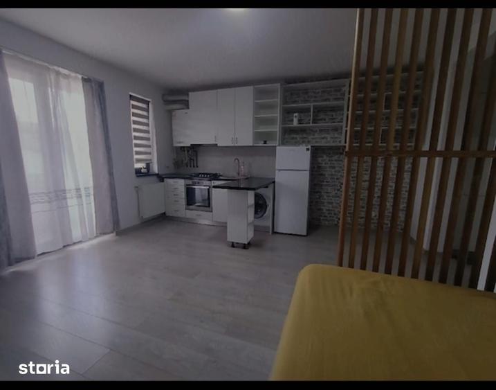 Garsonieră decomandată în Fratelia