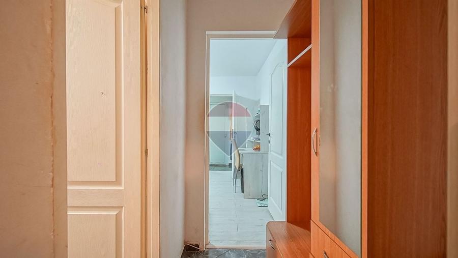 Apartament cu 2 camere semidecomandat, mobilat în Noua