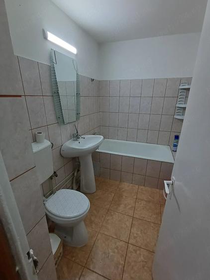 Apartament cu 3 camere decomandat în Nord