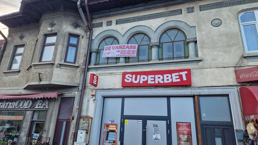 Casă cu 4 camere cu Canalizare în Central