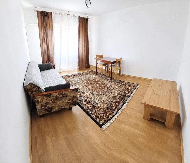 Apartament cu 3 camere decomandat în Dacia