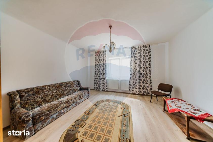 Casă cu 2 camere cu Teren 100 Mp în Pârneava