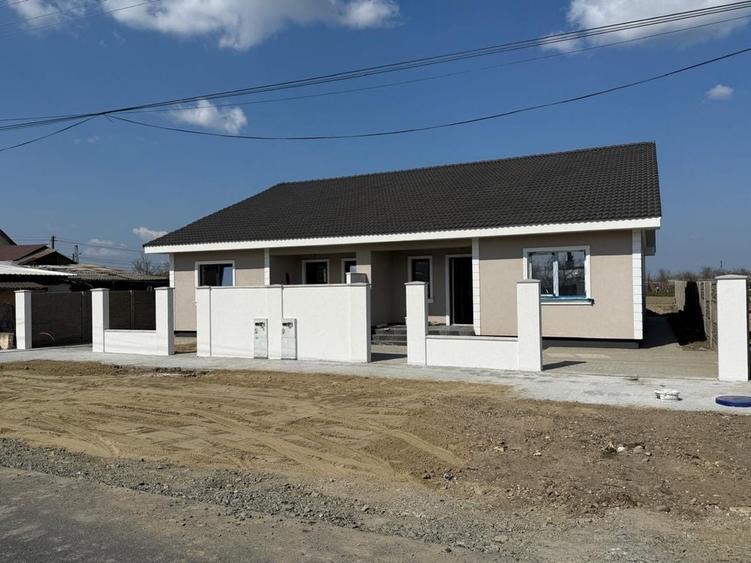 Casă cu 3 camere în Beregsău Mare