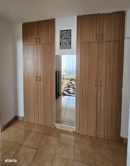 Apartament cu 2 camere semidecomandat în Tei