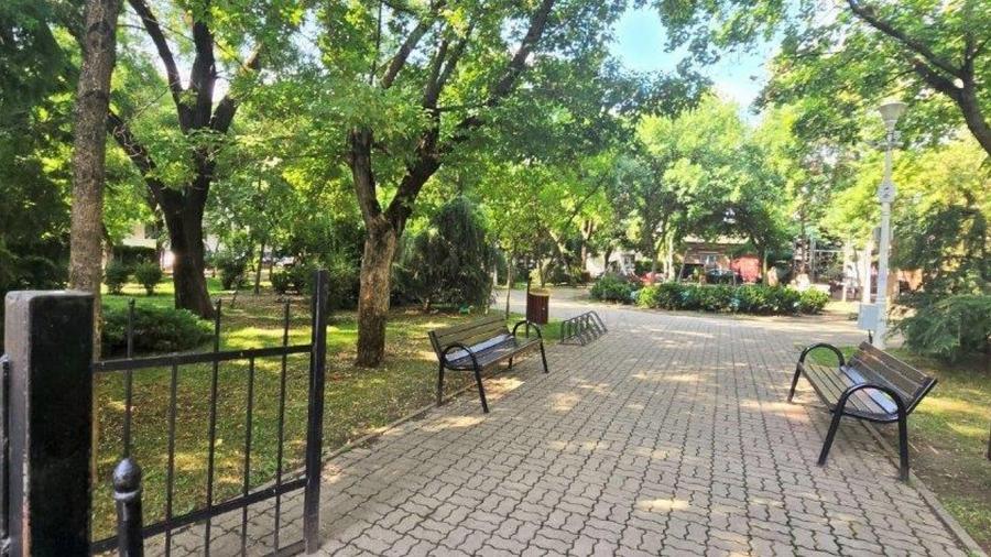 Apartament cu 3 camere decomandat, mobilat în Jiului