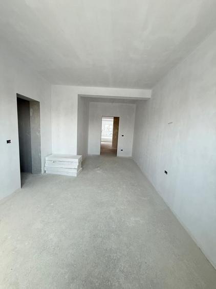 Casă cu 3 camere decomandat în Moșnița Nouă