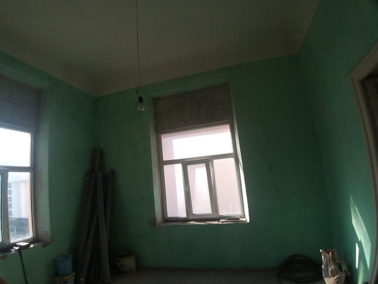 Casă cu 2 camere în Roman