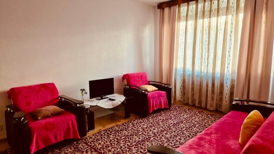 Apartament cu 2 camere semidecomandat, mobilat în P-ța Muncii