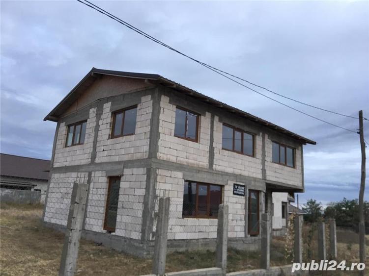 Casă cu 4 camere cu Teren 655 Mp în Braniștea