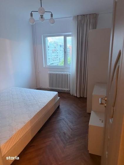 Apartament cu 3 camere decomandat în Independenței