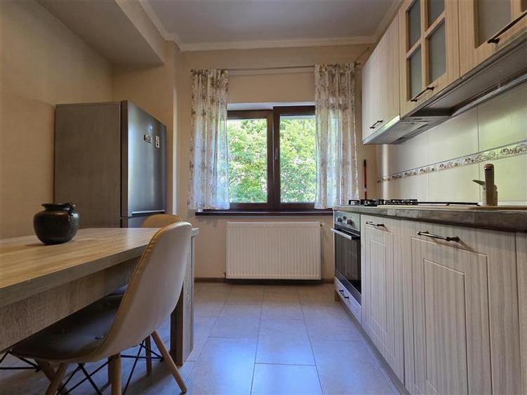 Apartament central cu acces la gradina si 2 locuri parcare - 2