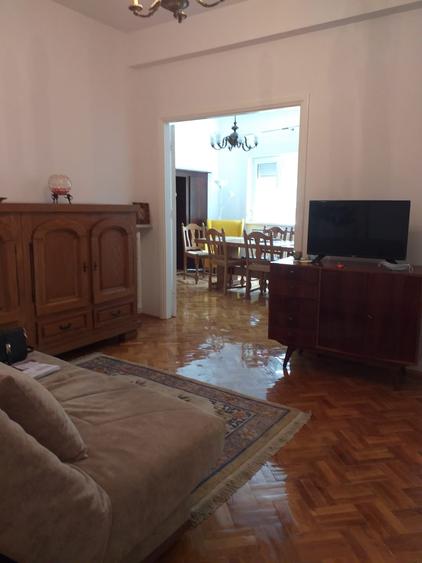 Apartament cu 3 camere semidecomandat în Ștefan cel Mare