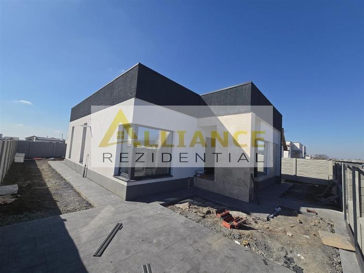 Casa individuala- 4 camere- 371mp teren- placa de beton - 1