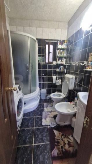Casă individuală cu 5 camere cu Canalizare în Satulung