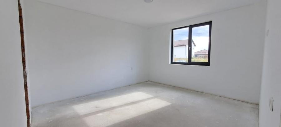 Casă cu 3 camere cu Teren 500 Mp în Central