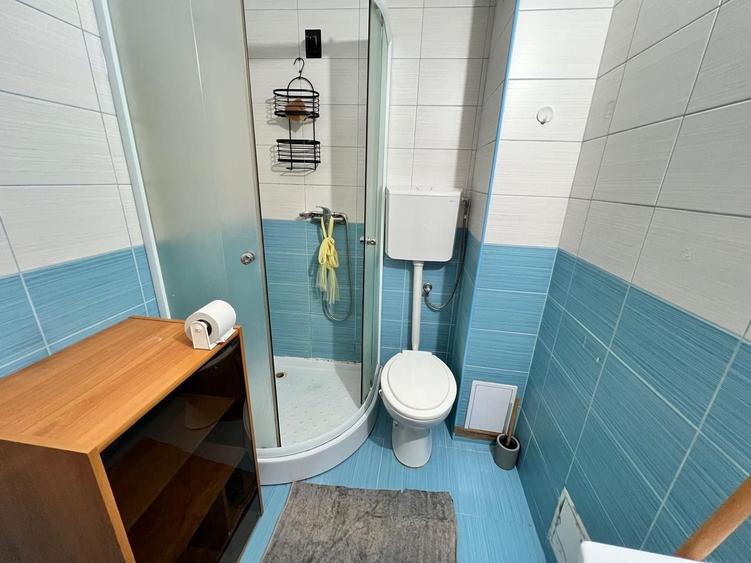 Apartament cu 2 camere decomandat, mobilat în Central