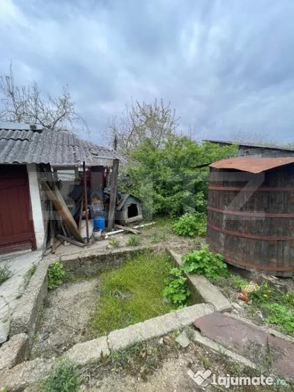 Casă cu 4 camere cu Teren 3300 Mp în 14 Mai