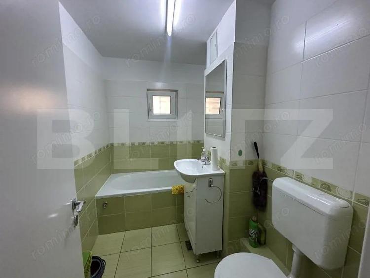 Apartament cu 3 camere decomandat în Micro 17