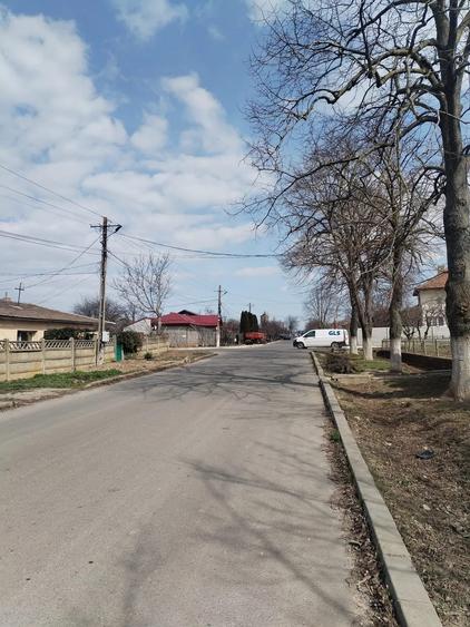 Casă cu 5 camere cu Canalizare în Central