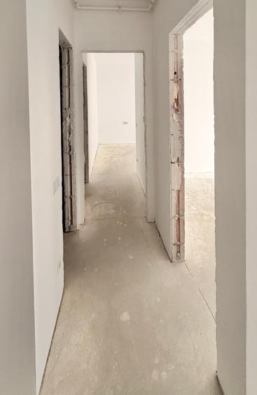 Apartament cu 3 camere decomandat în Turnișor