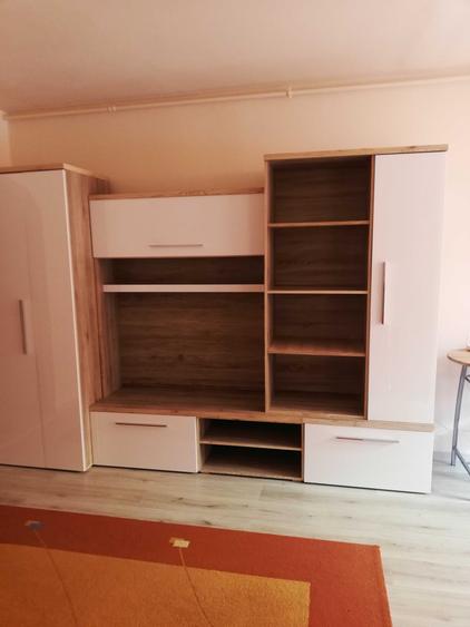 Garsonieră decomandată în 7 Noiembrie