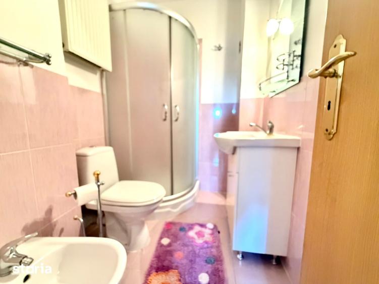 Apartament cu 3 camere în Mioriței