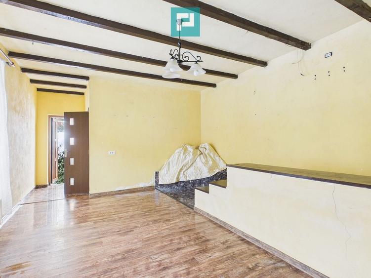 Casă individuală cu 4 camere cu Piscina în Pârneava