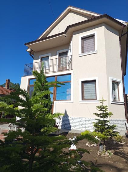 Casă cu 4 camere în Central
