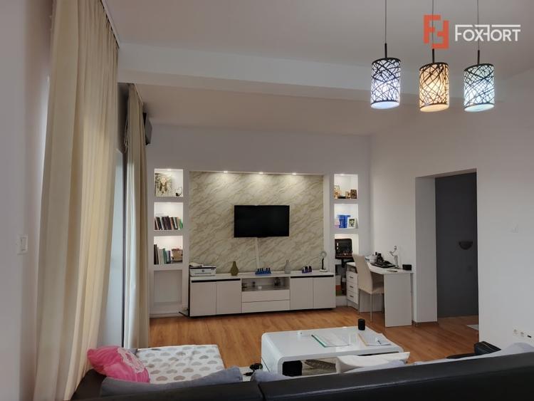Apartament cu 3 camere decomandat, mobilat în Sânandrei