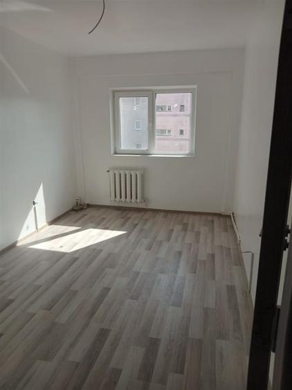 Apartament cu 2 camere decomandat în Mircea cel Bătrân