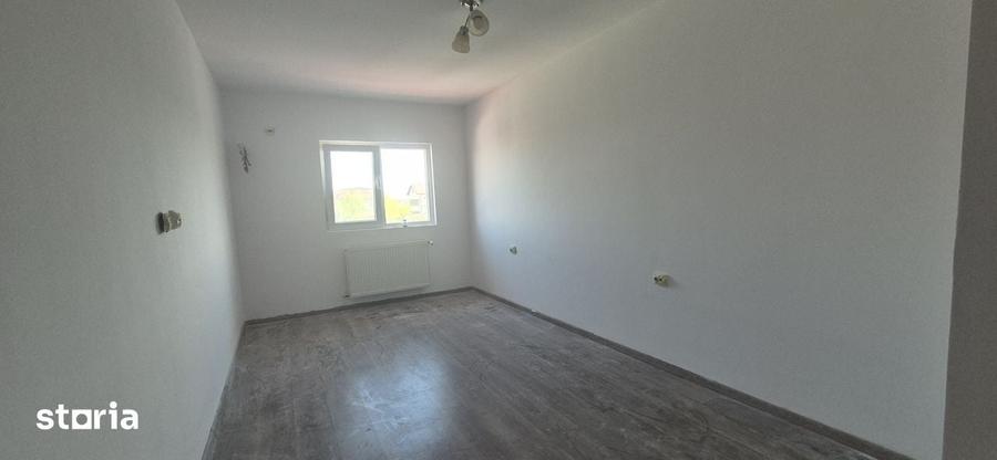 Casă cu 4 camere cu Teren 200 Mp în Cornetu
