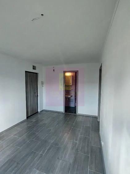 Garsonieră decomandată în Vitan