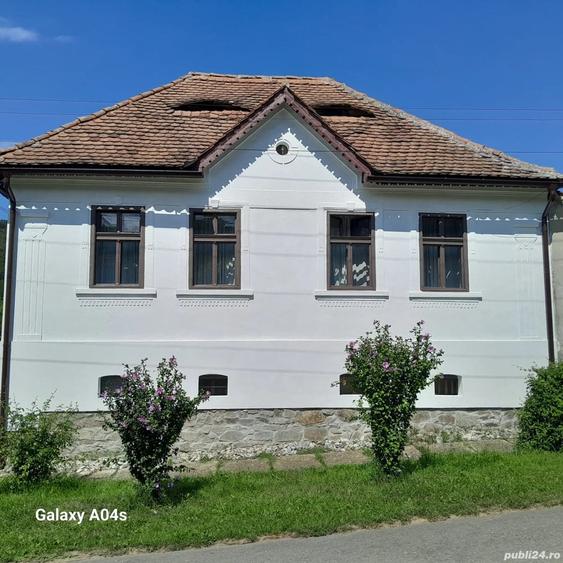 Casă cu 3 camere cu Teren 1400 Mp în Amnaș