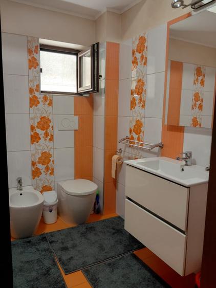 Apartament cu 3 camere în Tomis Nord