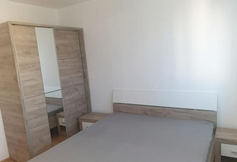 Apartament cu 2 camere decomandat în Titan