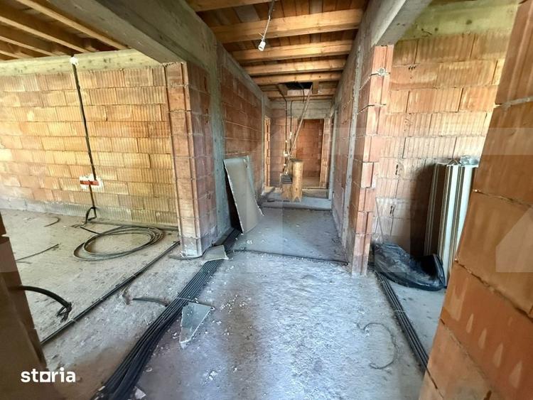 Casă cu 4 camere cu Teren 1057 Mp în Central