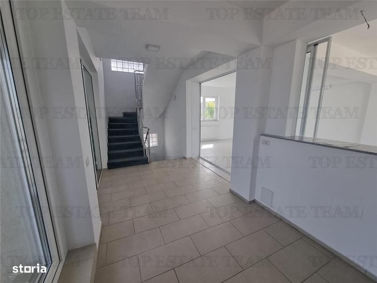 Casă cu 4 camere în Odăile
