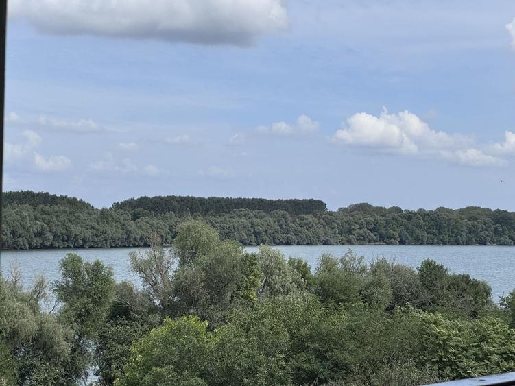 Hotel/Pensiune, de 1,380 mp, în Băltenii de Sus
