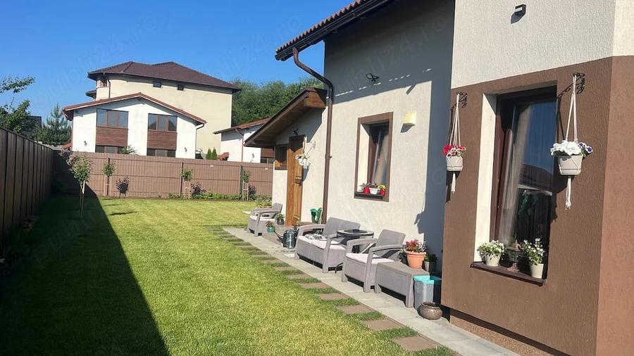 Casă cu 12 camere cu Teren 536 Mp în Stupini
