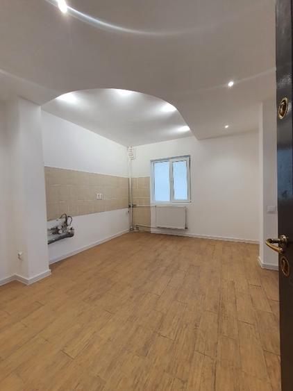 Apartament cu 3 camere decomandat în Prelungirea Ferentari