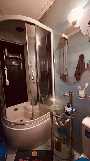 Apartament cu 2 camere semidecomandat în 1 Mai