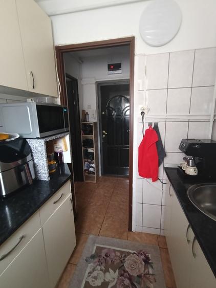 Apartament cu 2 camere semidecomandat în Mărăței