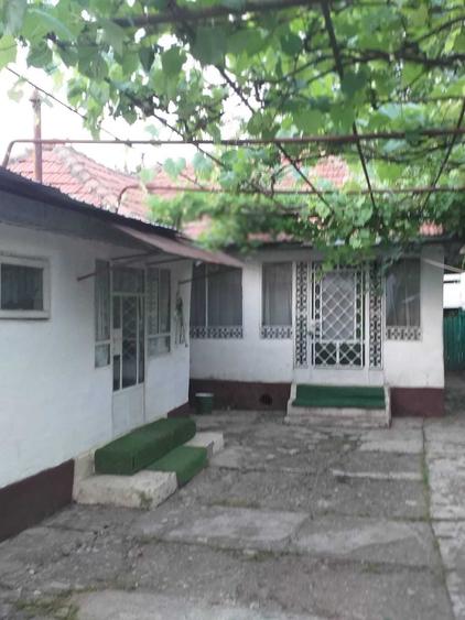Casă cu 4 camere în Cocorăștii Caplii