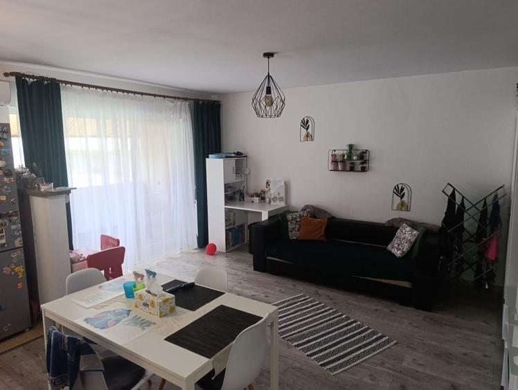 Apartament cu 2 camere decomandat în Florești