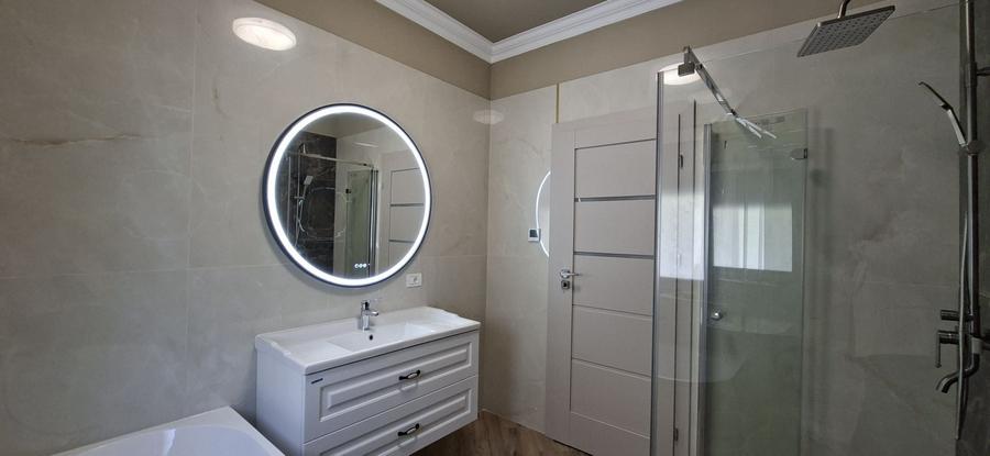 Casă individuală cu 5 camere cu Canalizare în Dumbrăvița